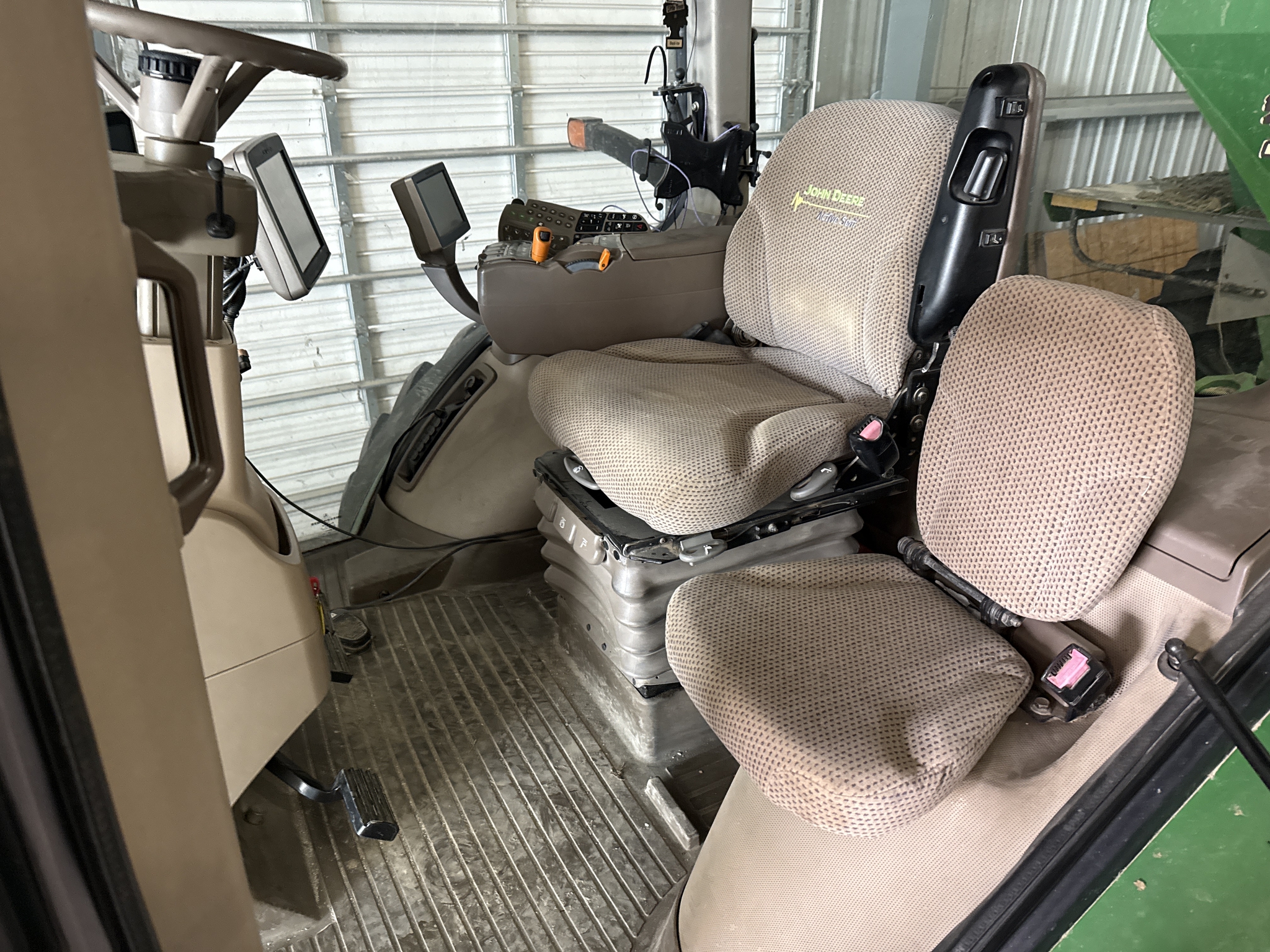 2012 John Deere 8360R Image 43