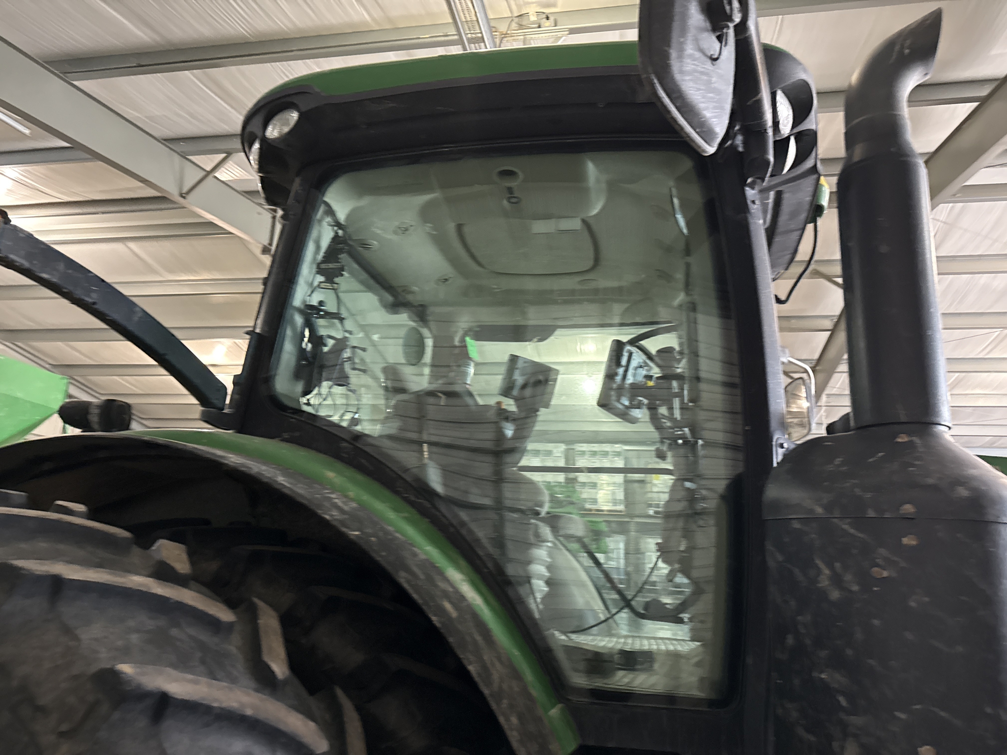 2012 John Deere 8360R Image 31