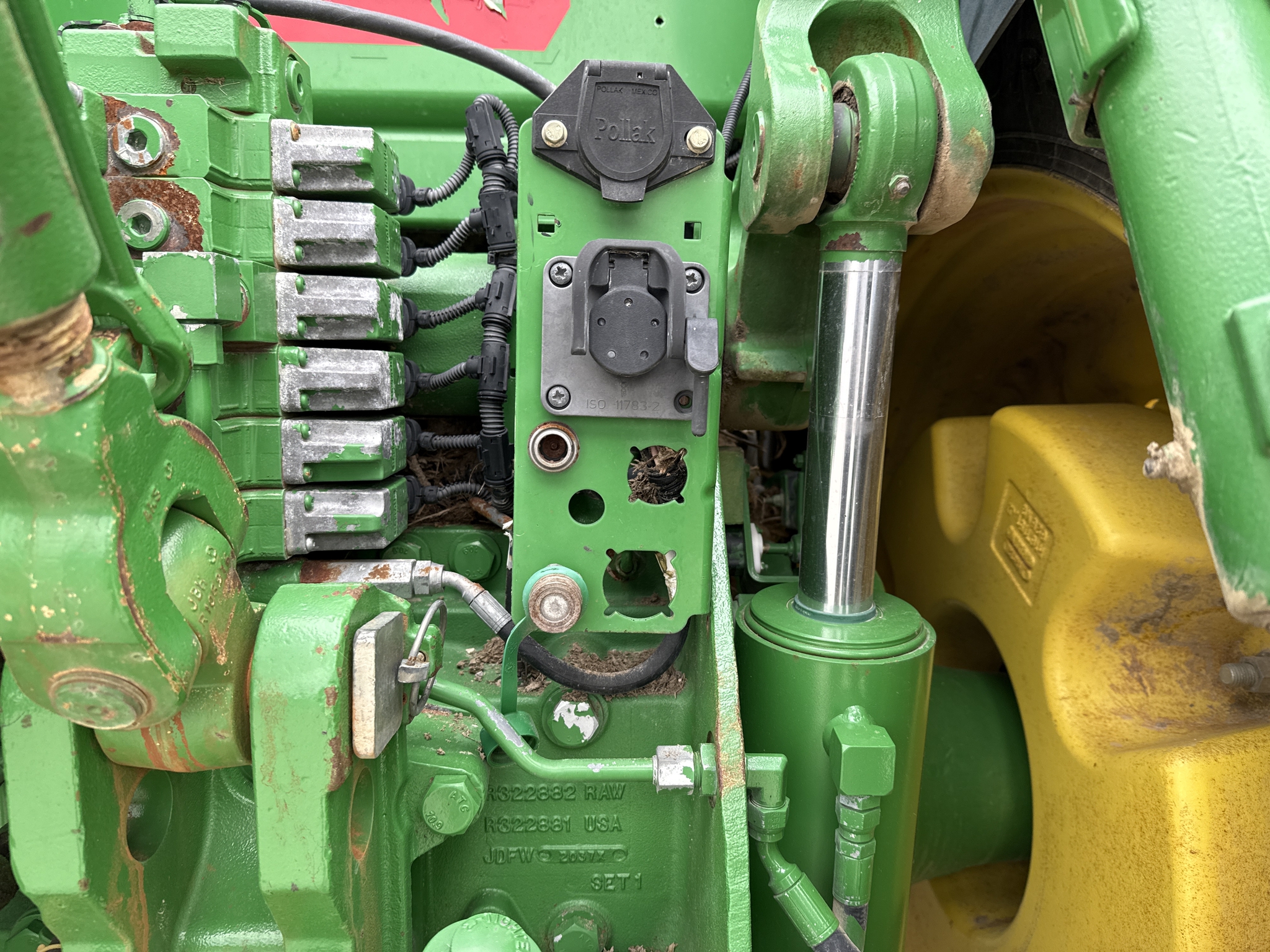 2012 John Deere 8360R Image 10