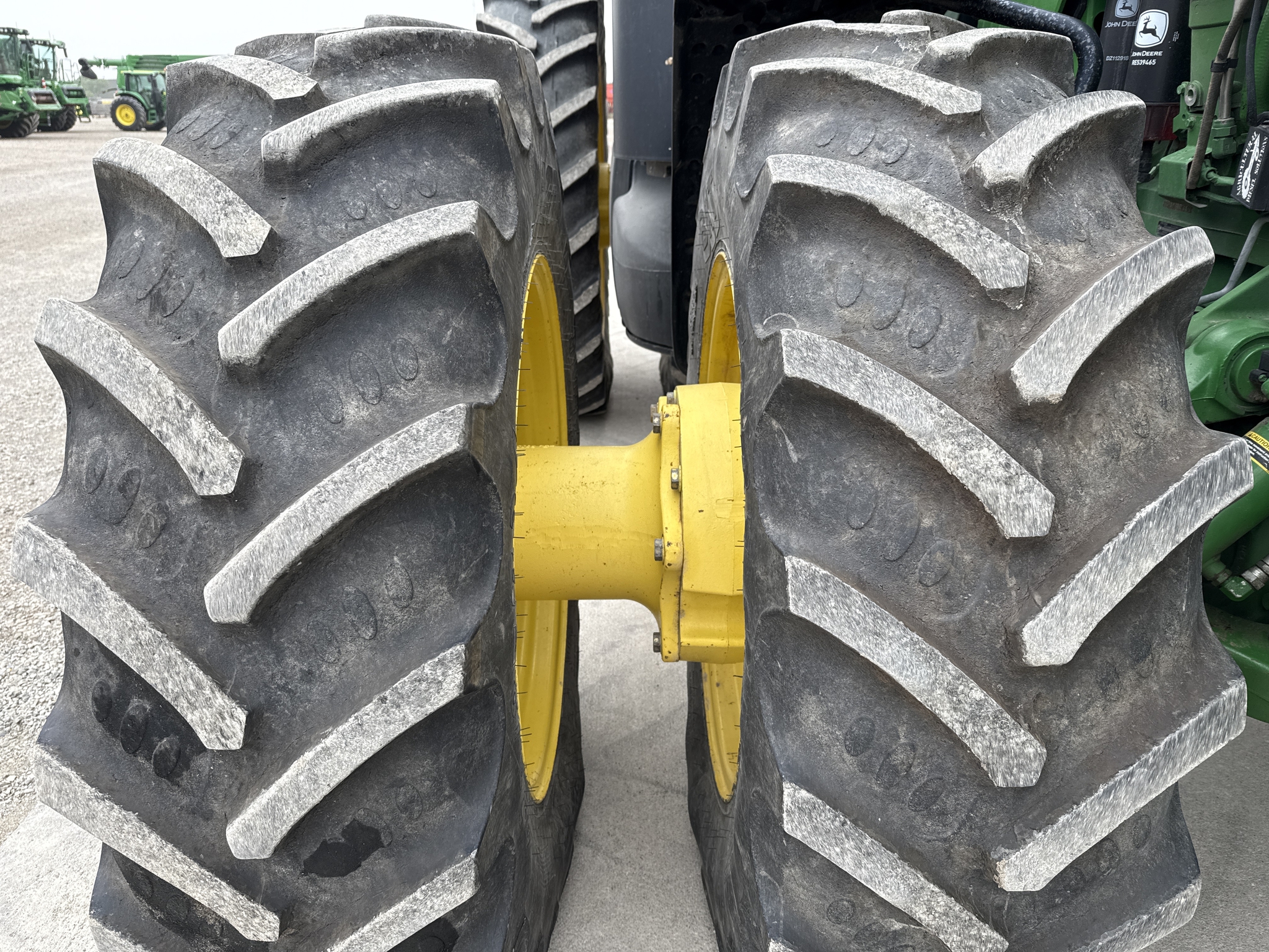 2012 John Deere 8360R Image 15