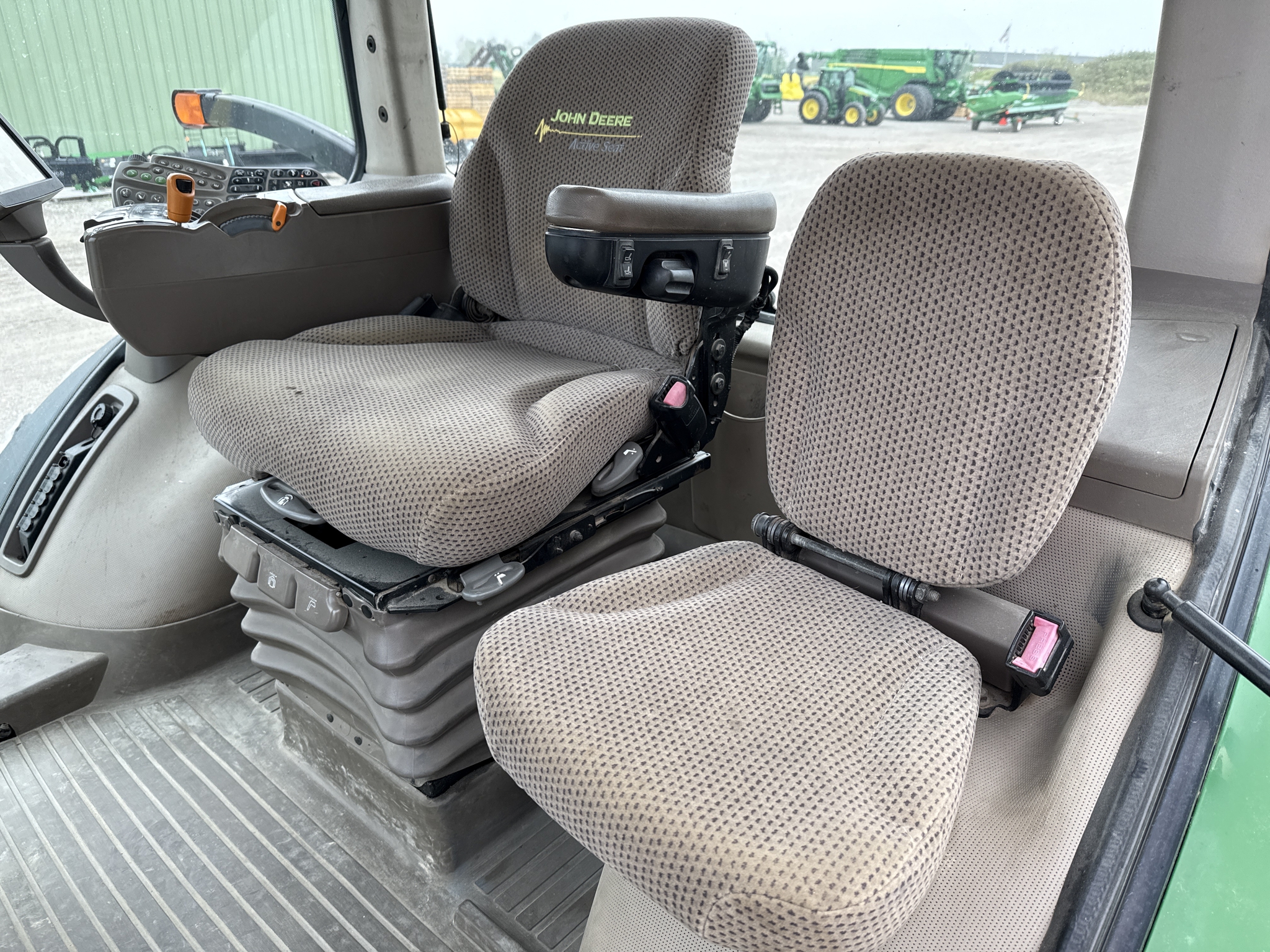 2012 John Deere 8360R Image 18