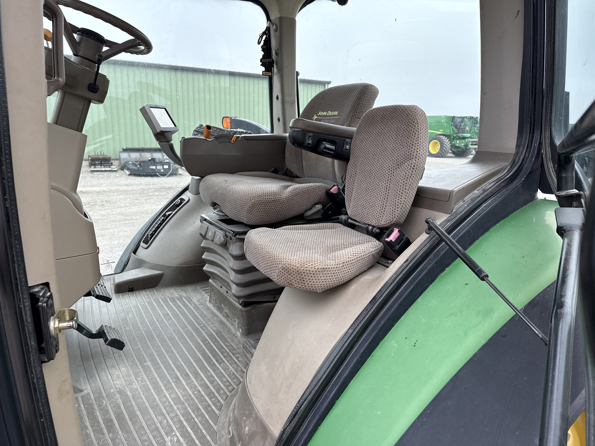 2012 John Deere 8360R Image 17