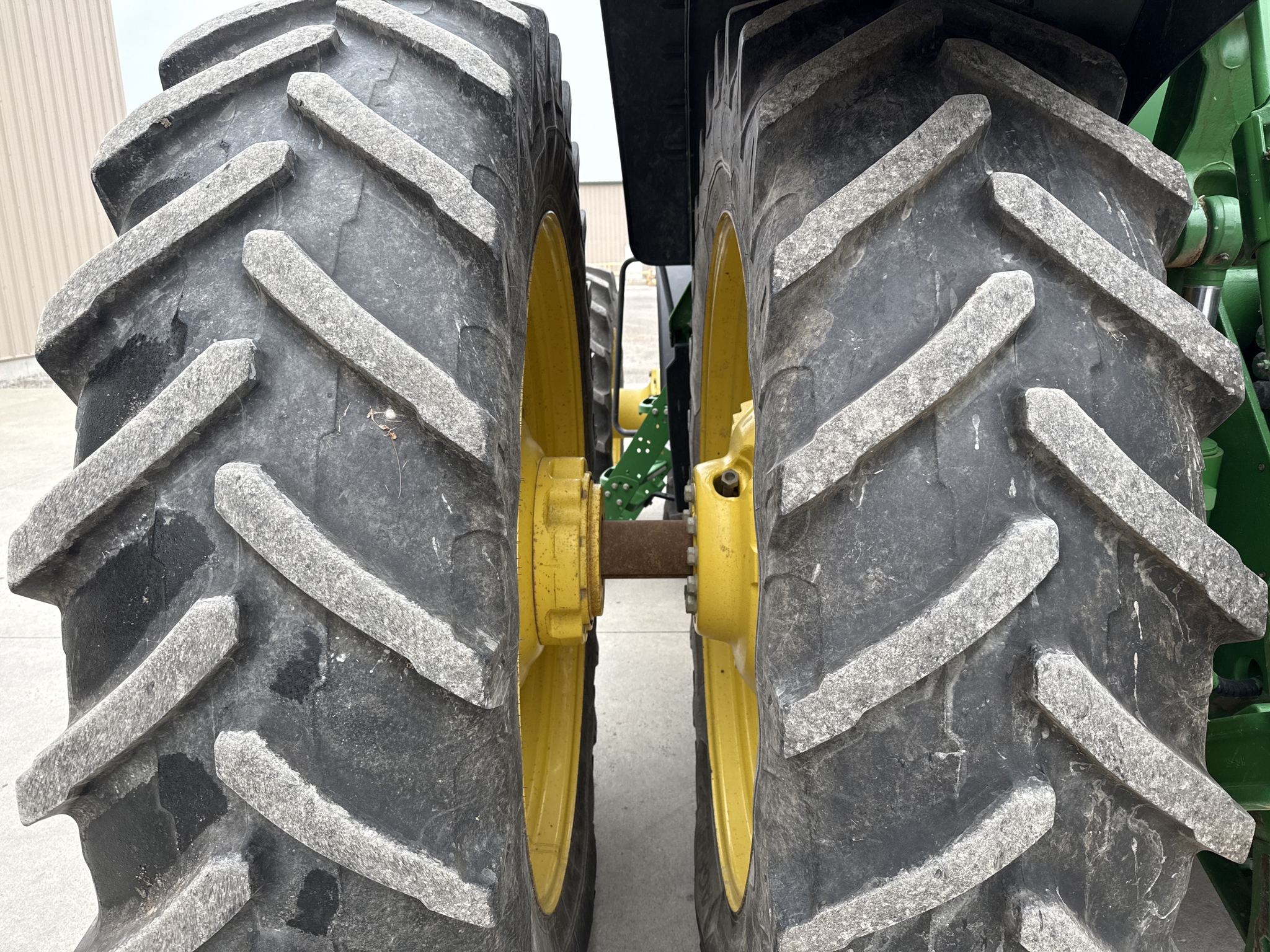 2012 John Deere 8360R Image 6