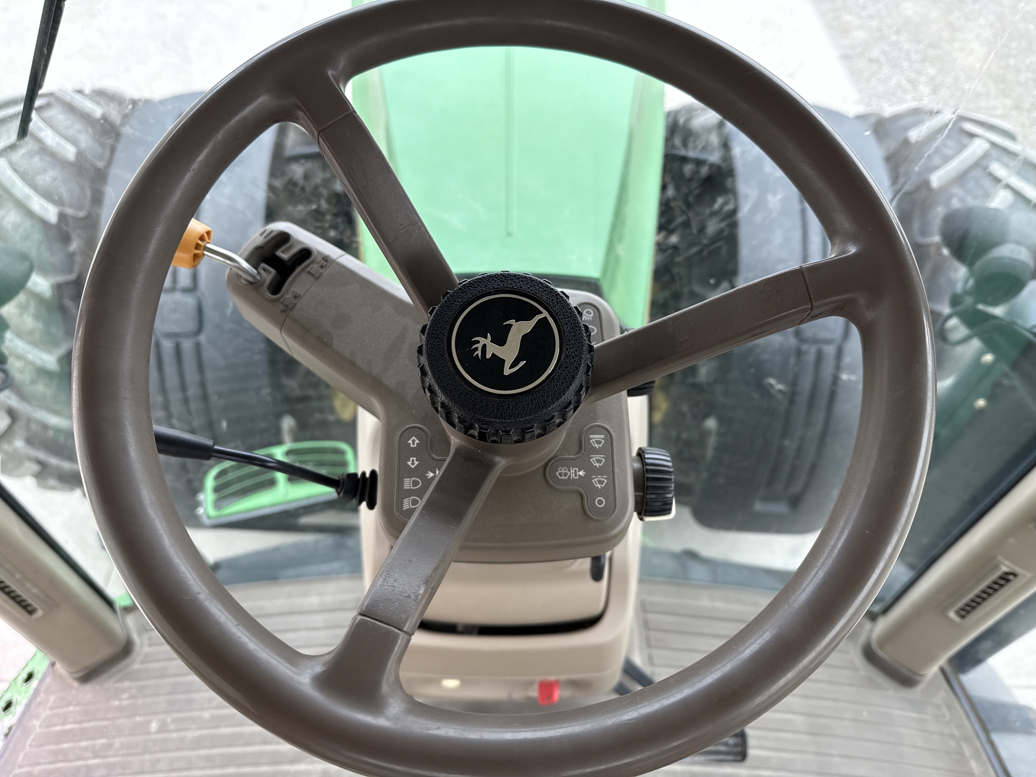 2012 John Deere 8360R Image 21