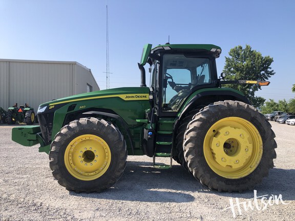 Photo of 2024 John Deere 8R 340