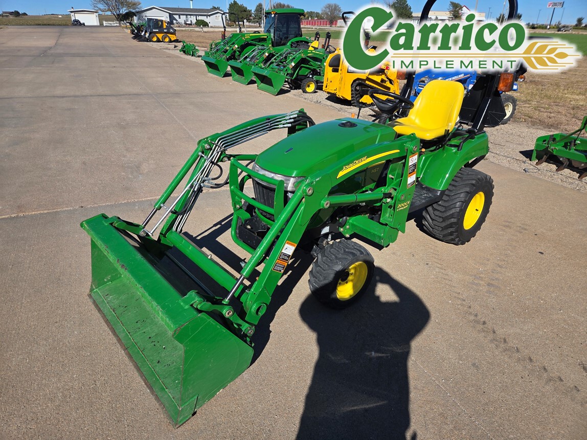 2010 John Deere 2305 Image 1