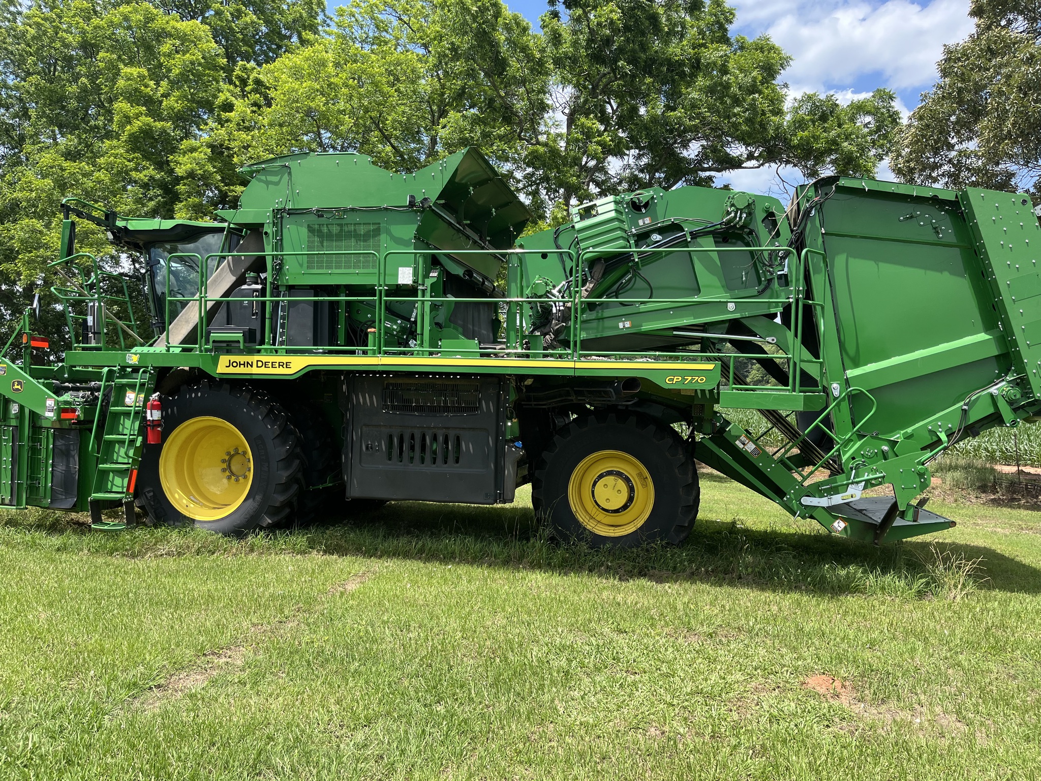 2023 John Deere CP770 Image 2