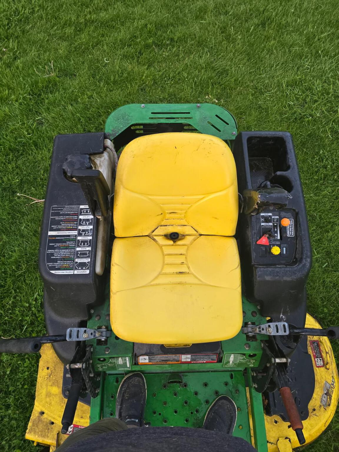 2007 John Deere Z445 Image 2