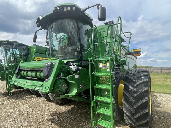 Photo of 2024 John Deere X9 1000