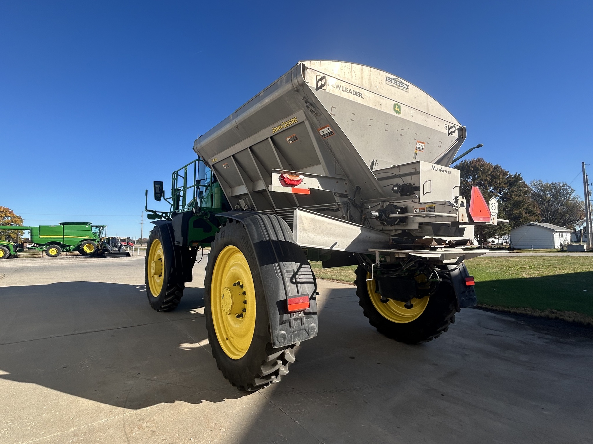  2022 John Deere 600R at Heritage Tractor in Topeka, KS