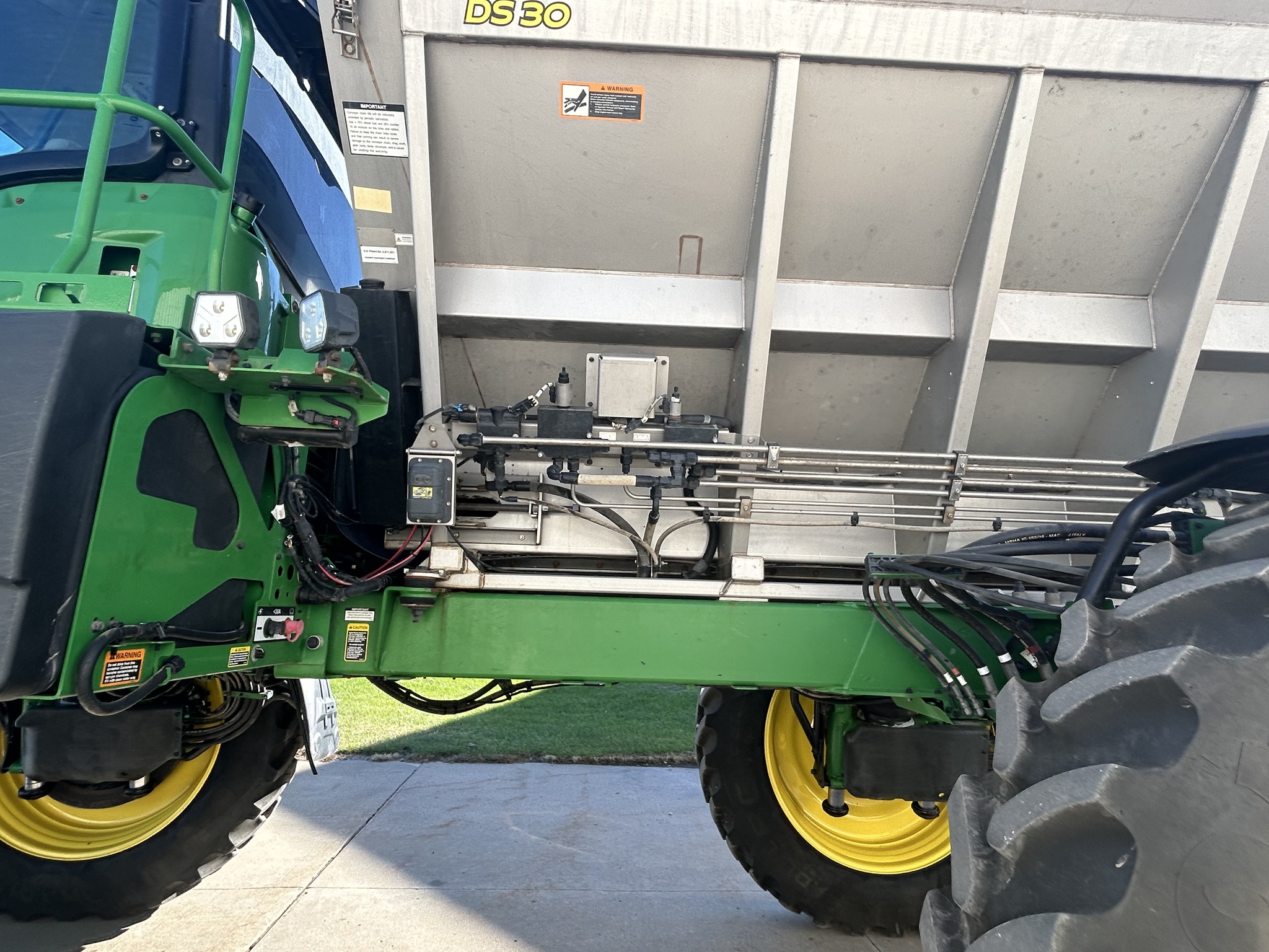  2022 John Deere 600R at Heritage Tractor in Topeka, KS