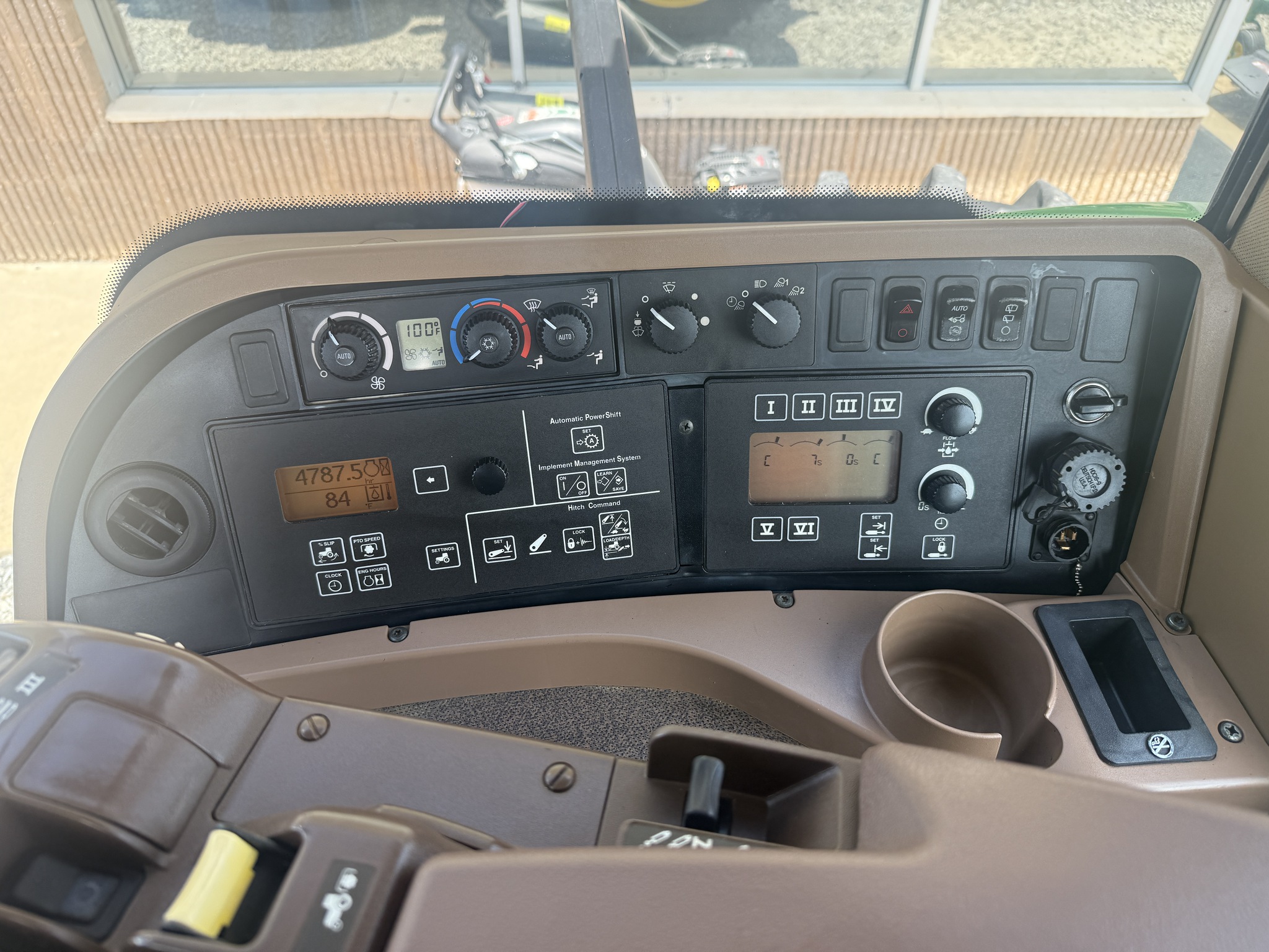 2008 John Deere 8230 Image 11