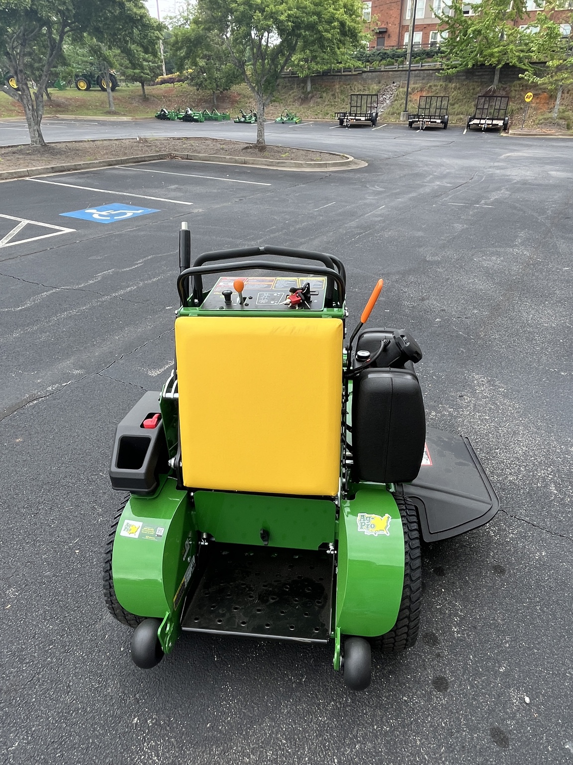 2025 John Deere Q810E Image 3