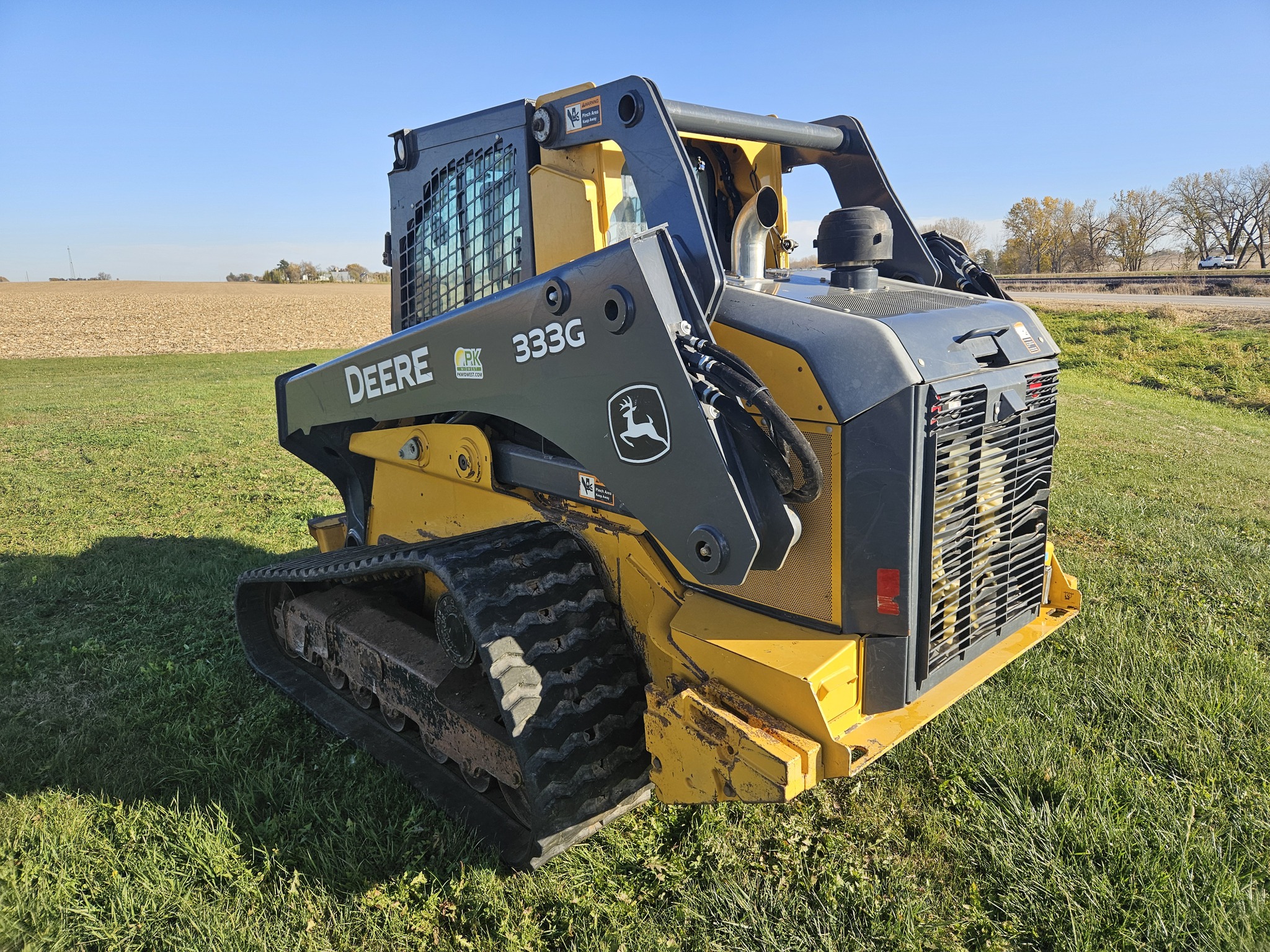 2018 John Deere 333G Image 4