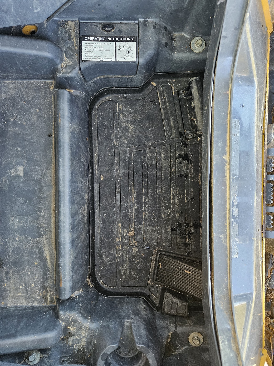 2018 John Deere 333G Image 17