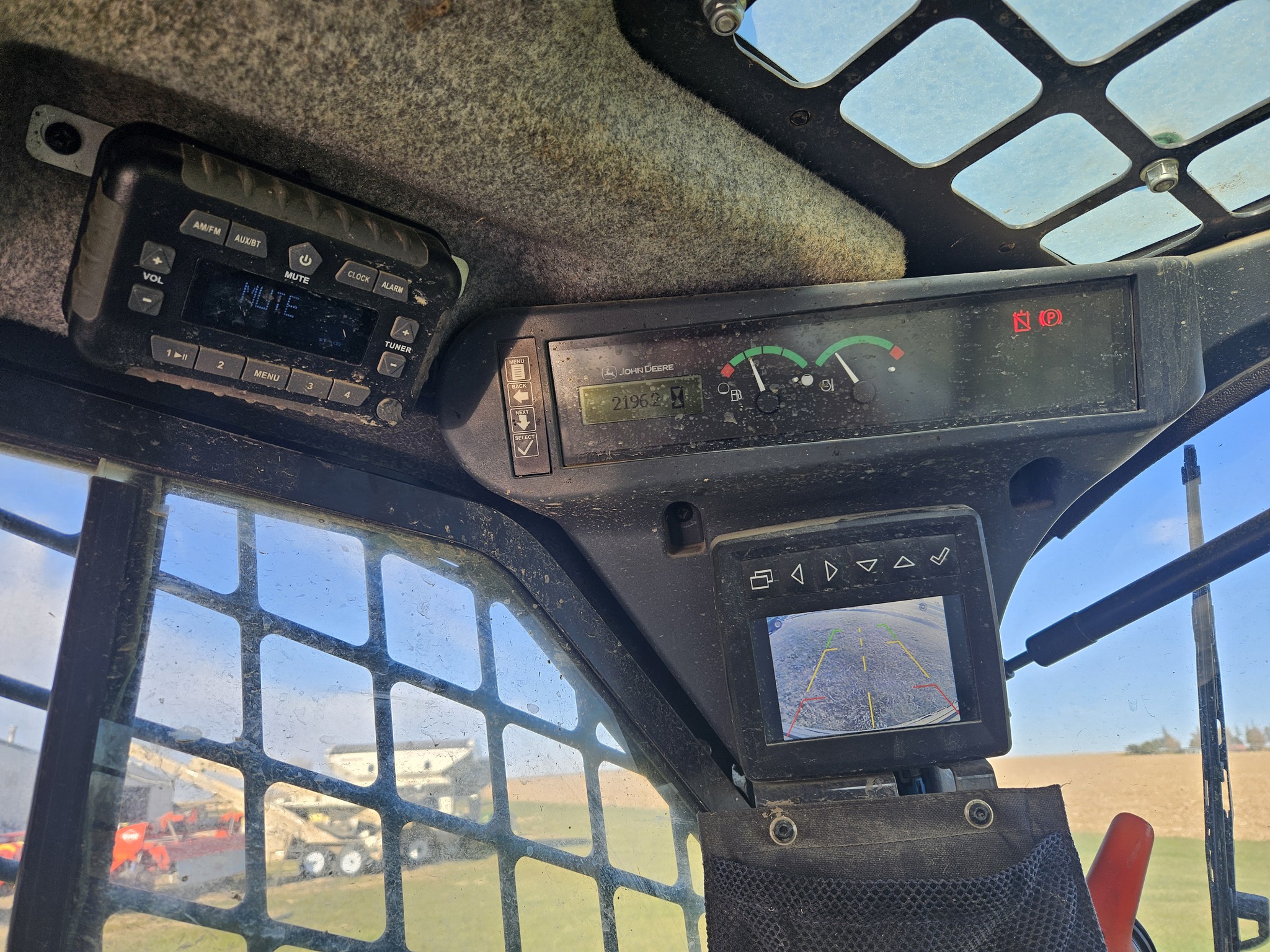 2018 John Deere 333G Image 19