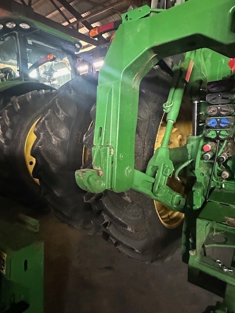  2019 John Deere 8370R at Heritage Tractor in Freeport, IL