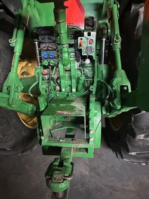  2019 John Deere 8370R at Heritage Tractor in Freeport, IL