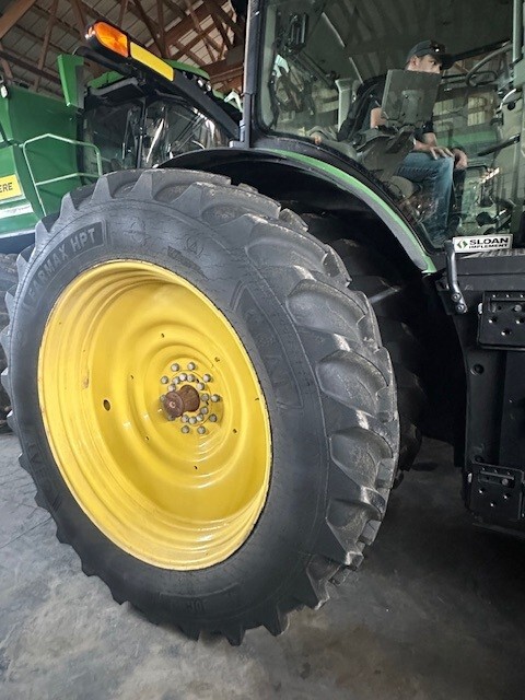  2019 John Deere 8370R at Heritage Tractor in Freeport, IL