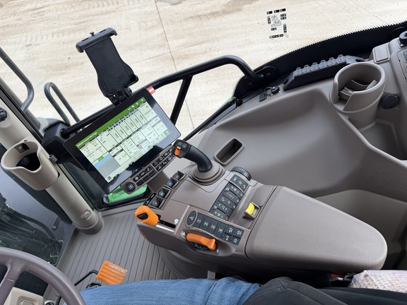 2025 John Deere 6R 175 - Photo31