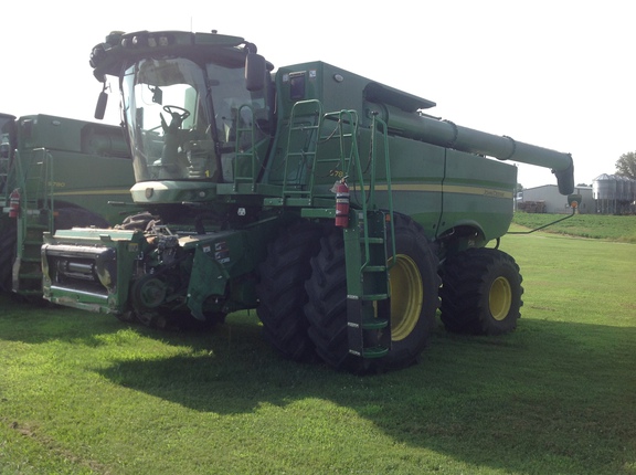 Photo of 2024 John Deere S780