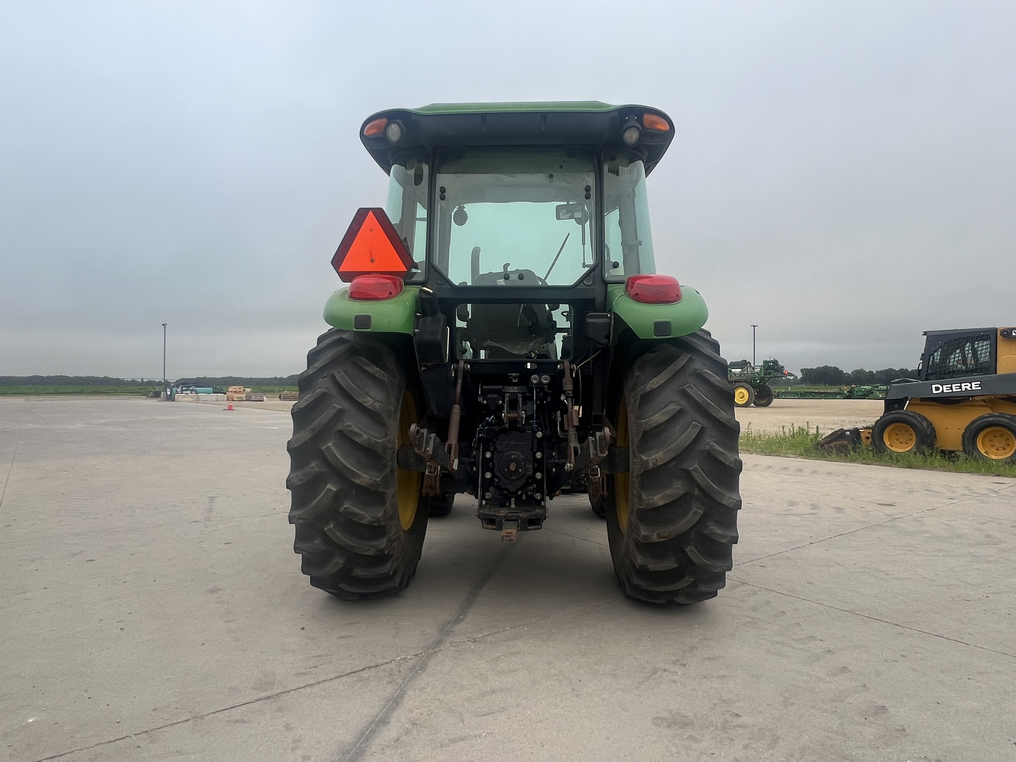2010 John Deere 5083E Image 4