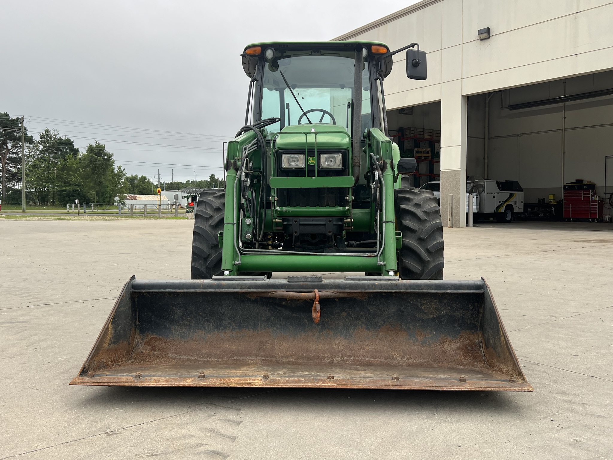 2010 John Deere 5083E Image 8