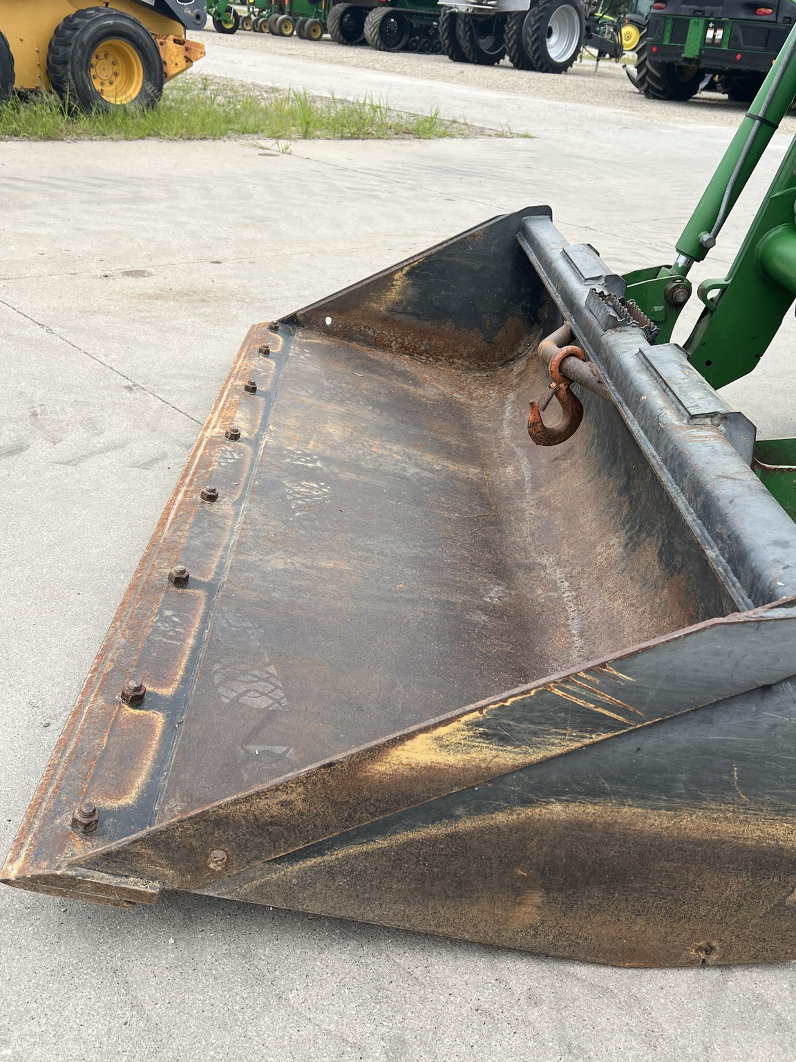 2010 John Deere 5083E Image 9