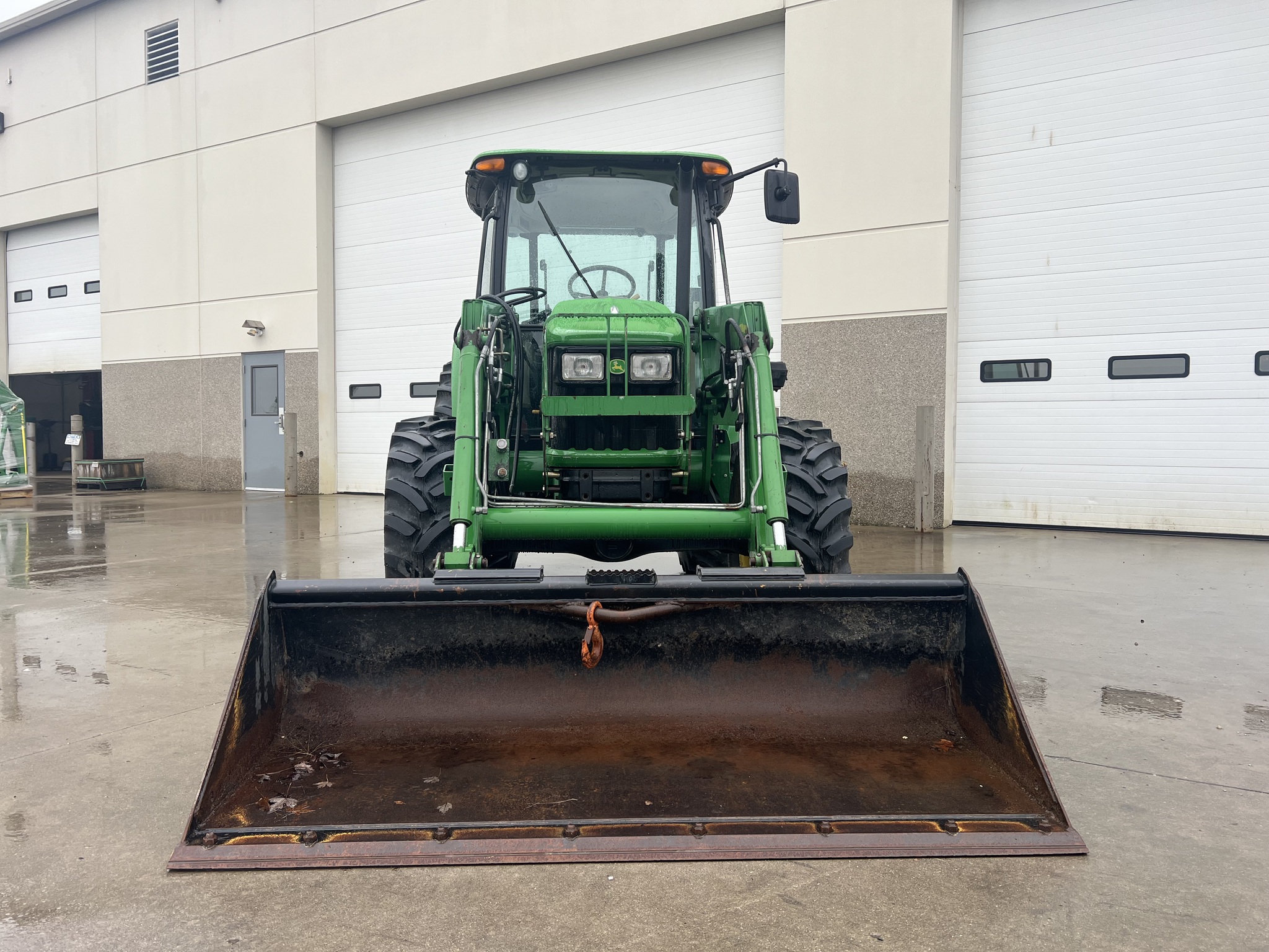 2010 John Deere 5083E Image 8