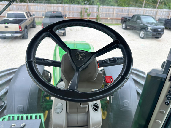 2022 John-Deere 8R 250