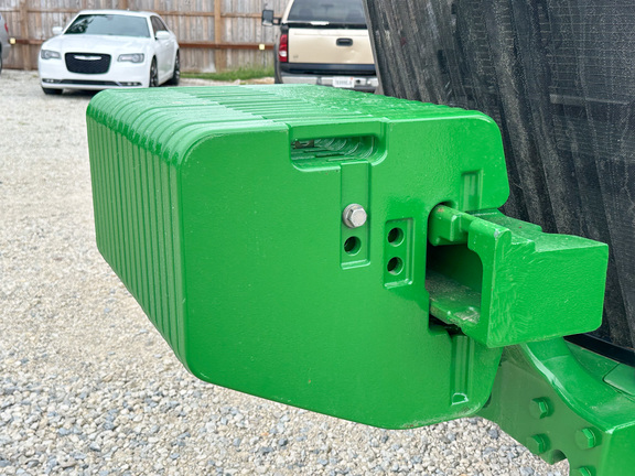 2022 John-Deere 8R 250