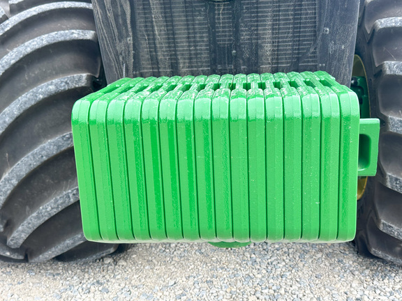 2022 John-Deere 8R 250