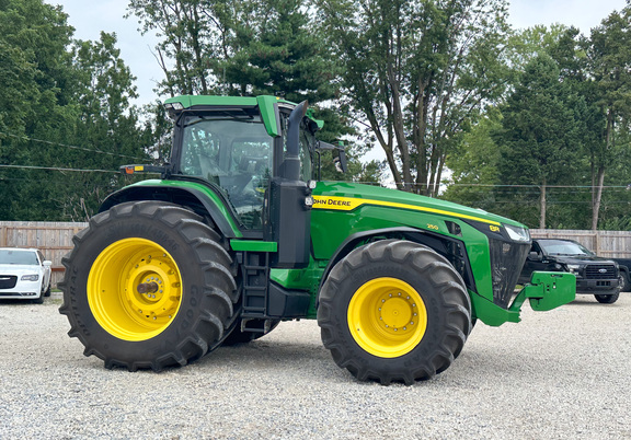 2022 John-Deere 8R 250