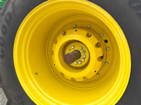 2022 John-Deere 8R 250