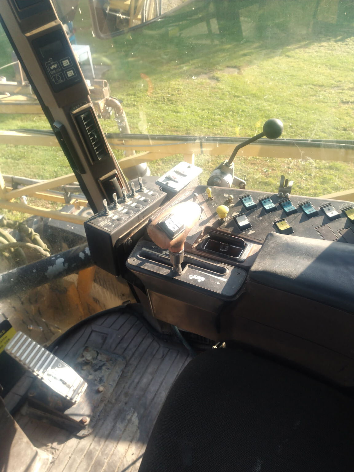 1997 RoGator 854 Image 6