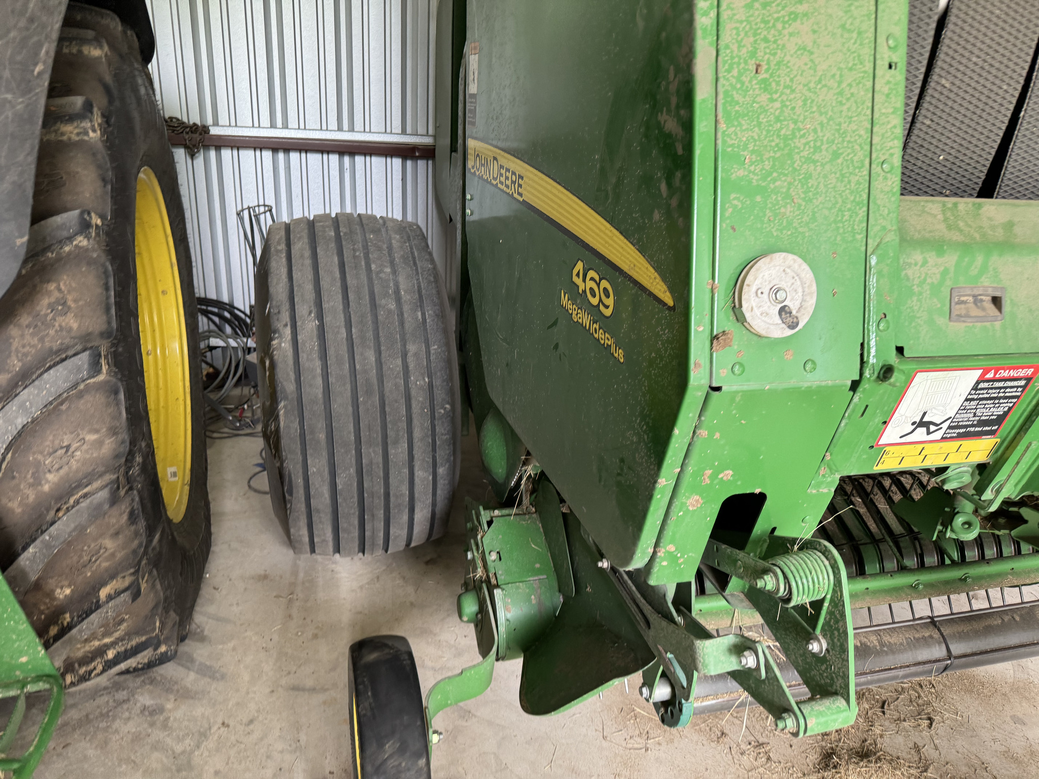 2014 John Deere 469 Image 23