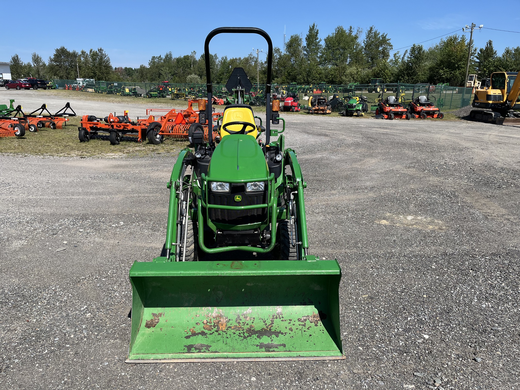 2018 John Deere 1025R Image 6