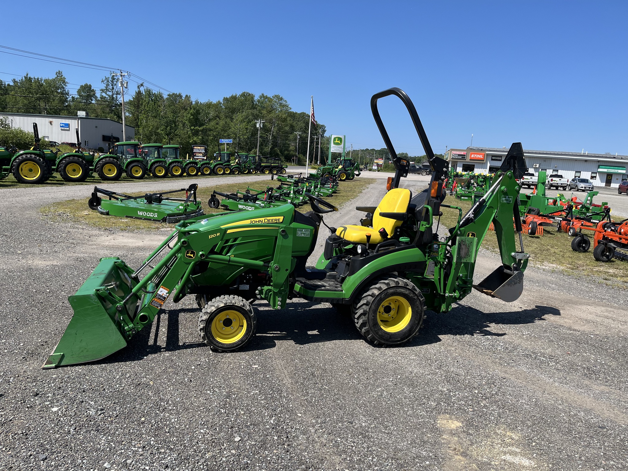 2018 John Deere 1025R Image 8