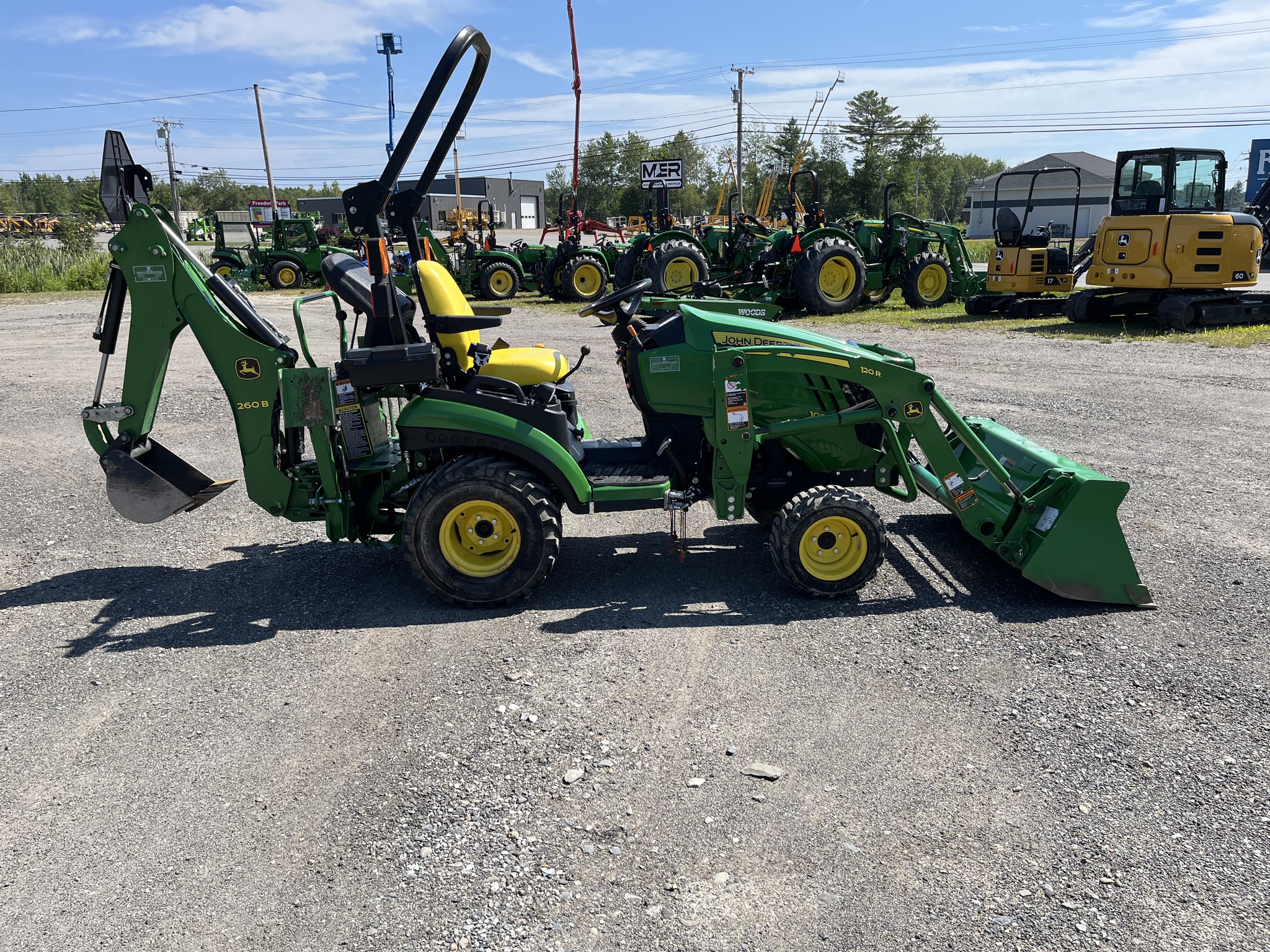 2018 John Deere 1025R Image 4