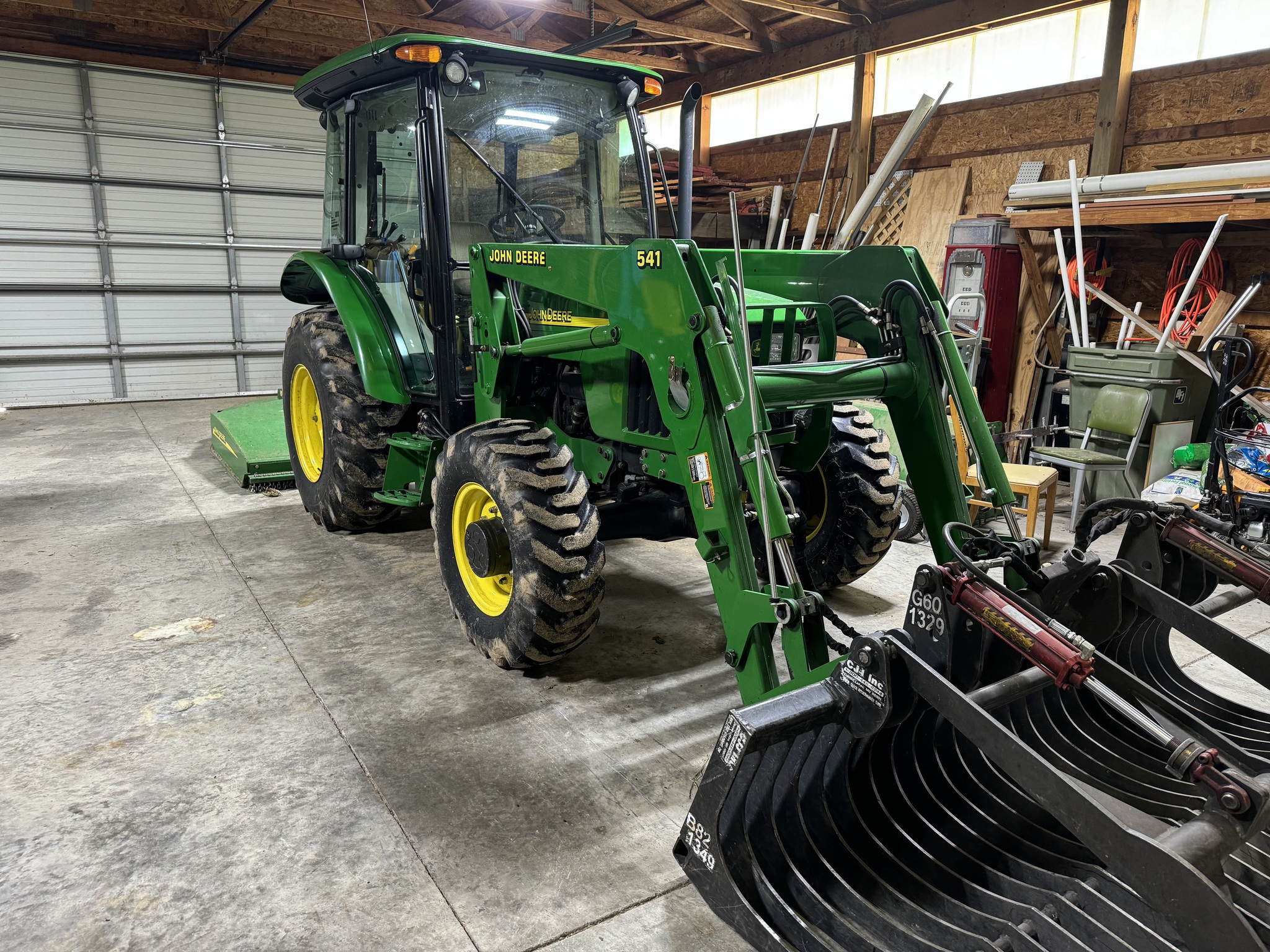 2004 John Deere 5420 Image 1