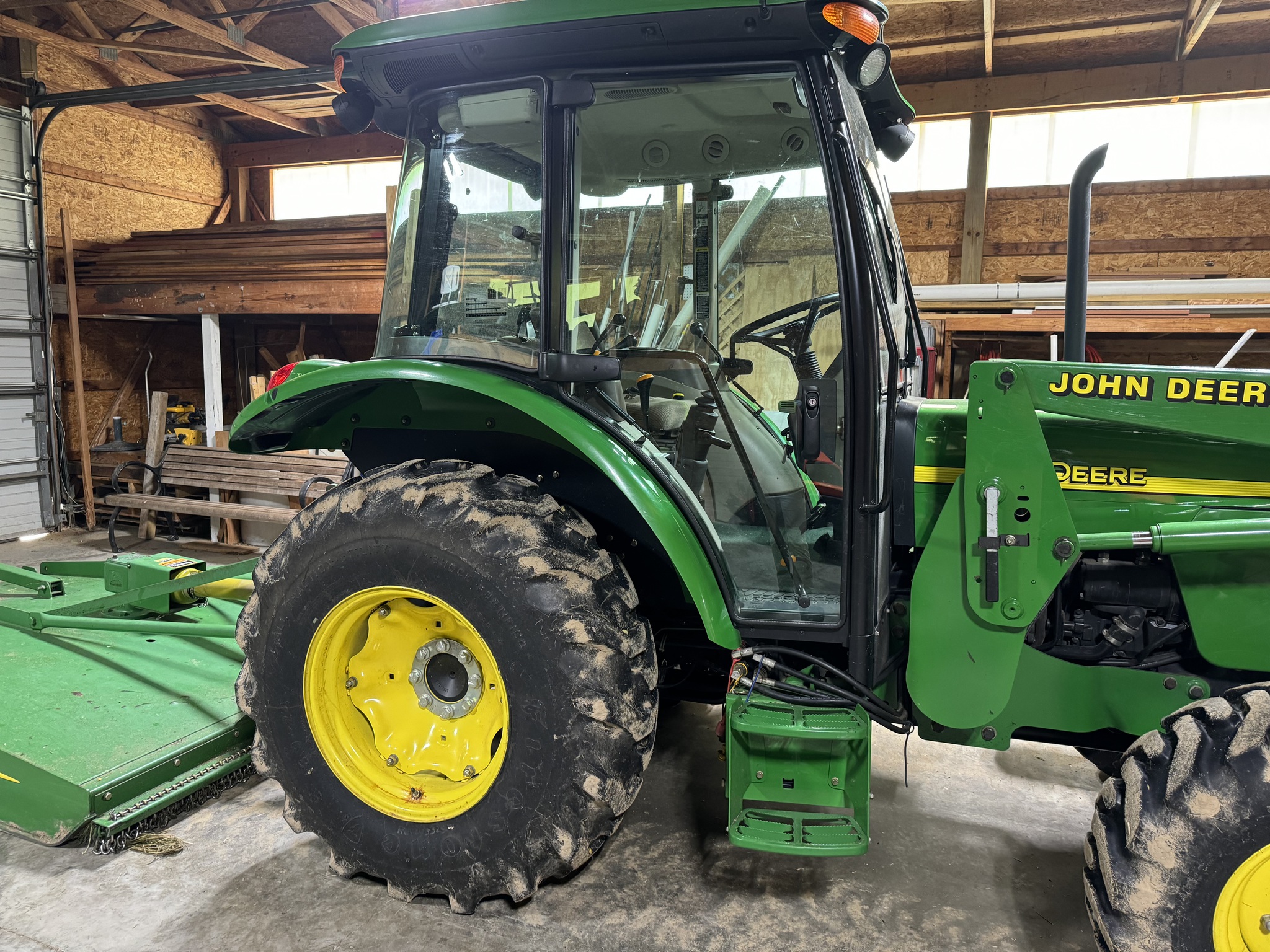 2004 John Deere 5420 Image 2
