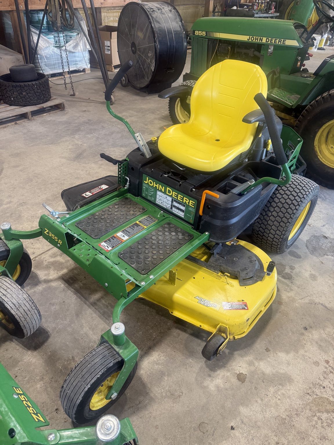 2021 John Deere Z355R Image 1