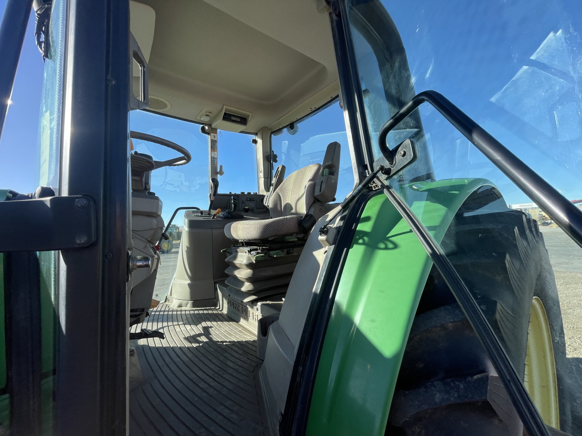 2011 John Deere 6430 Image 18