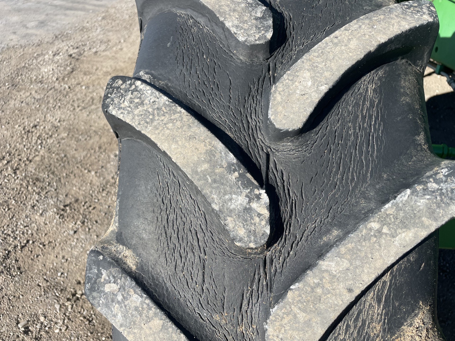 2011 John Deere 6430 Image 13