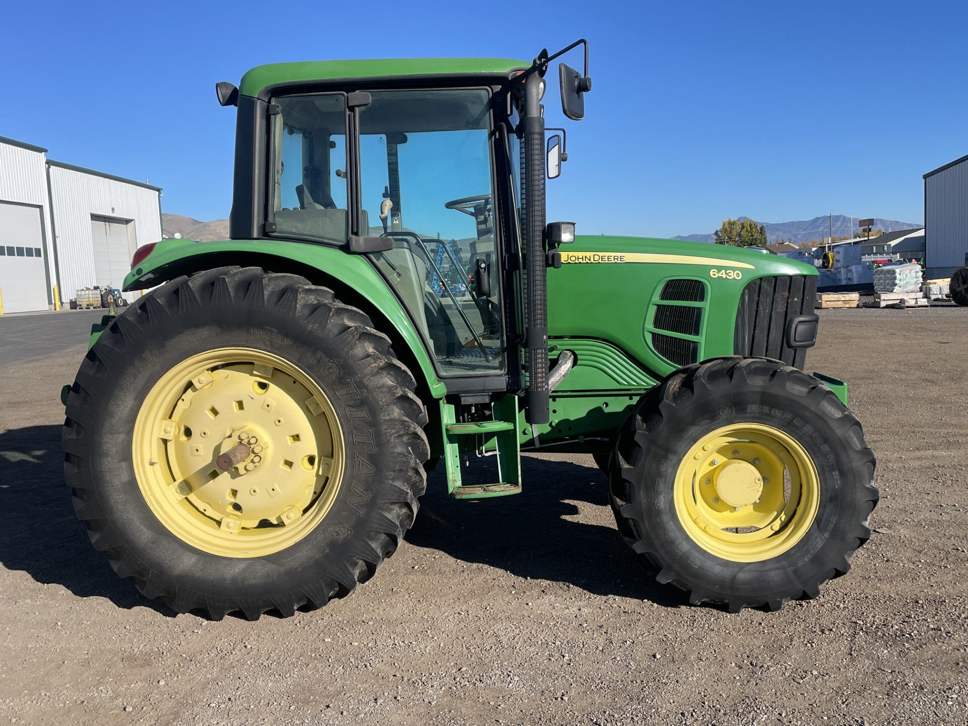 2011 John Deere 6430 Image 6