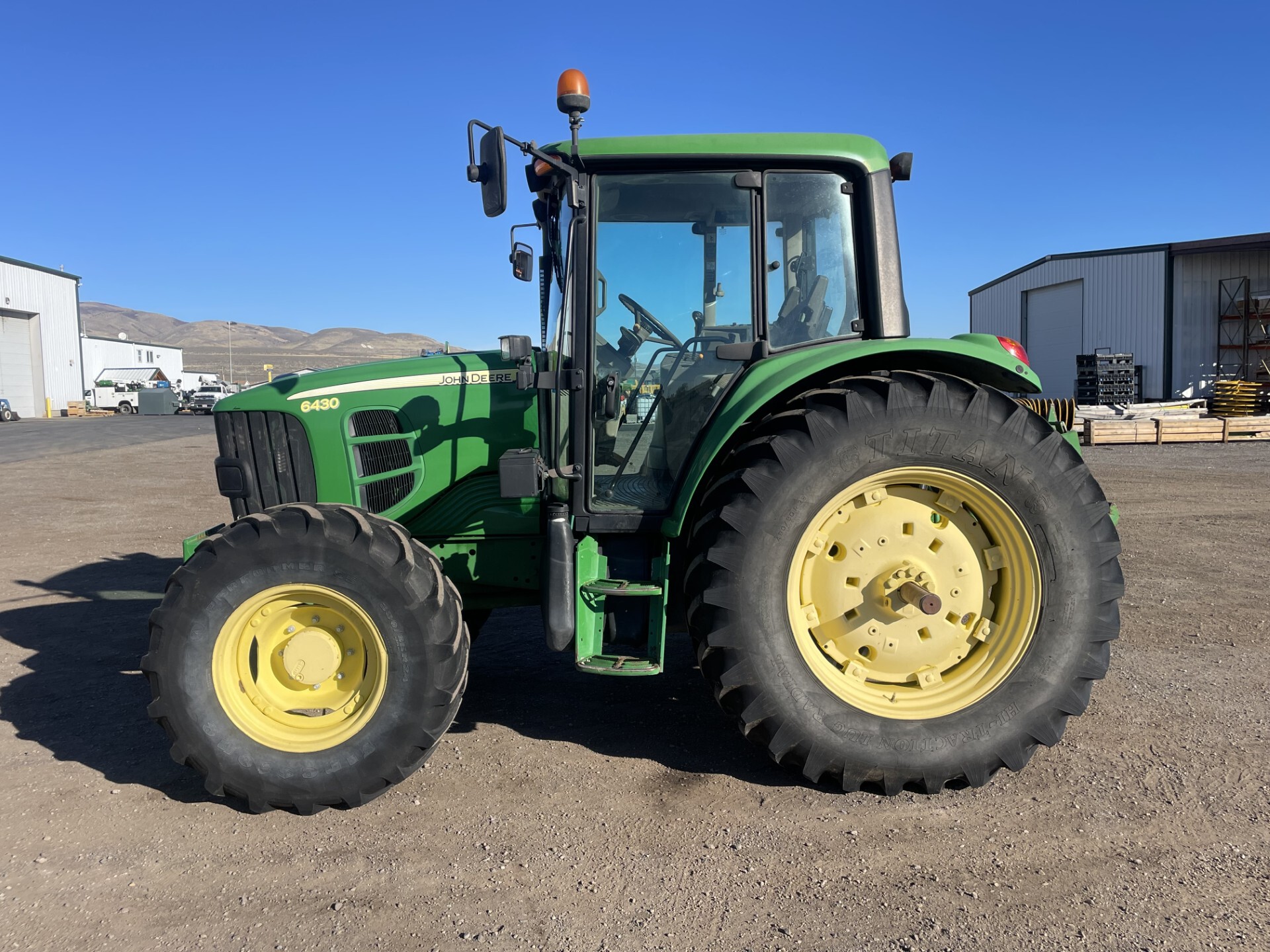 2011 John Deere 6430 Image 2