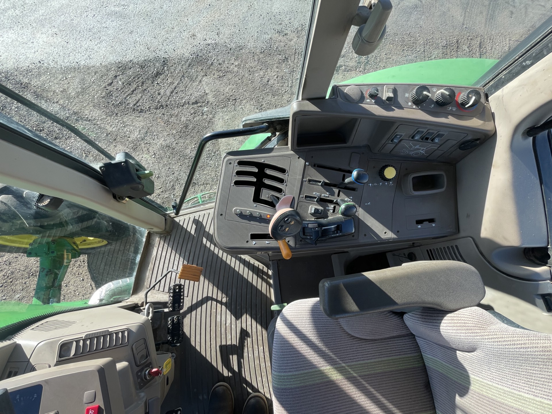 2011 John Deere 6430 Image 21