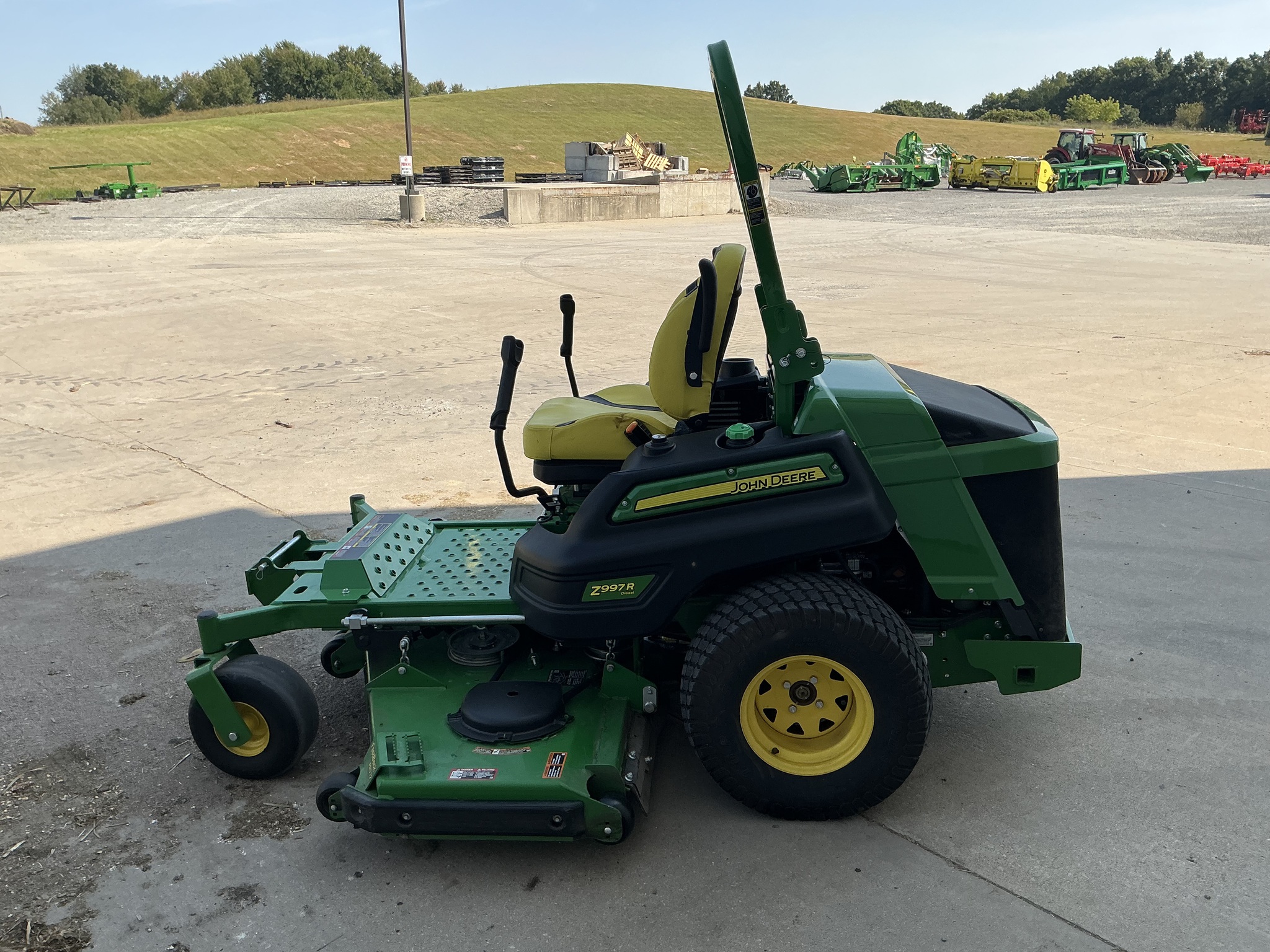 2022 John Deere Z997R Image 5
