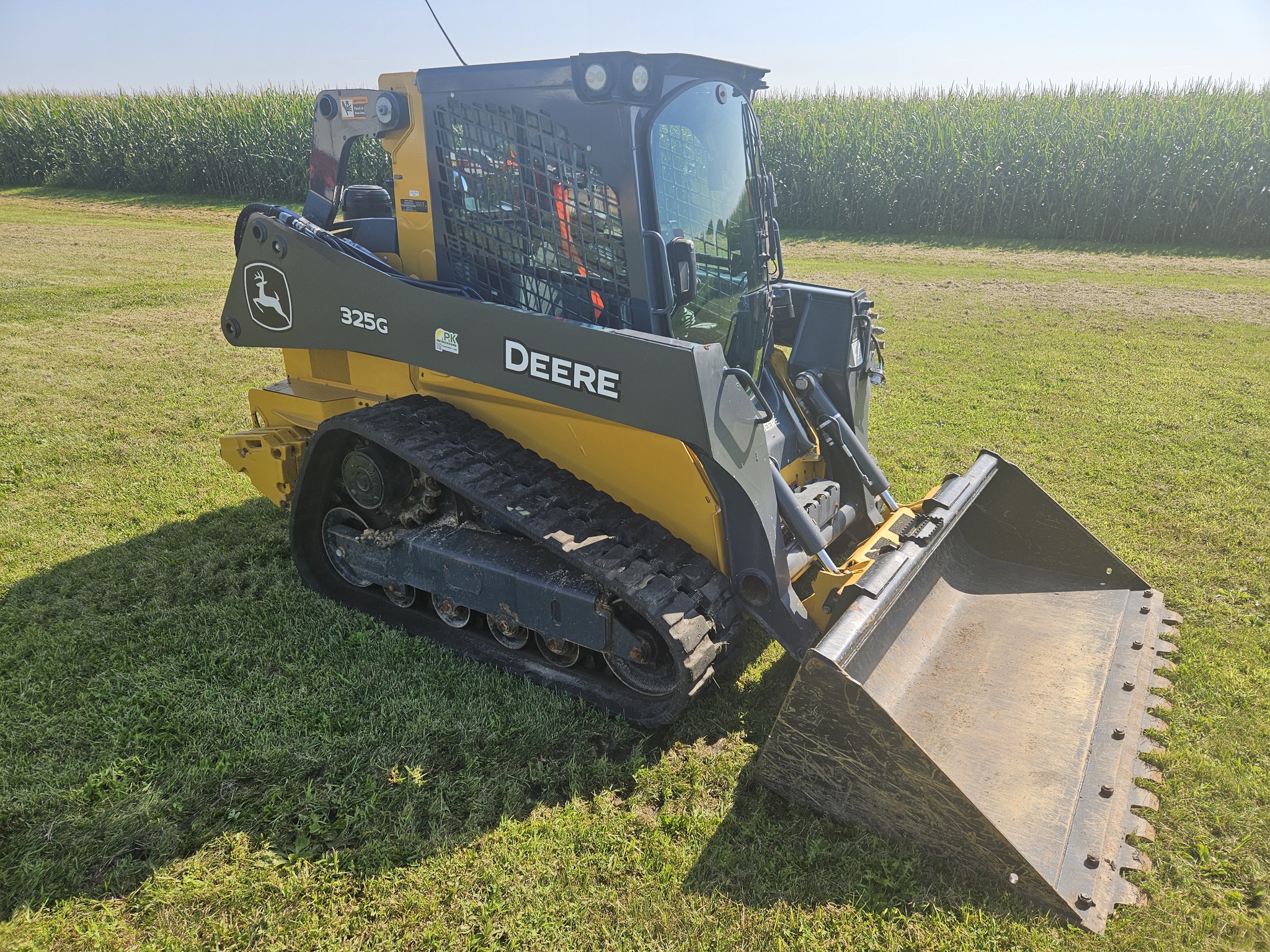 2023 John Deere 325G Image 7