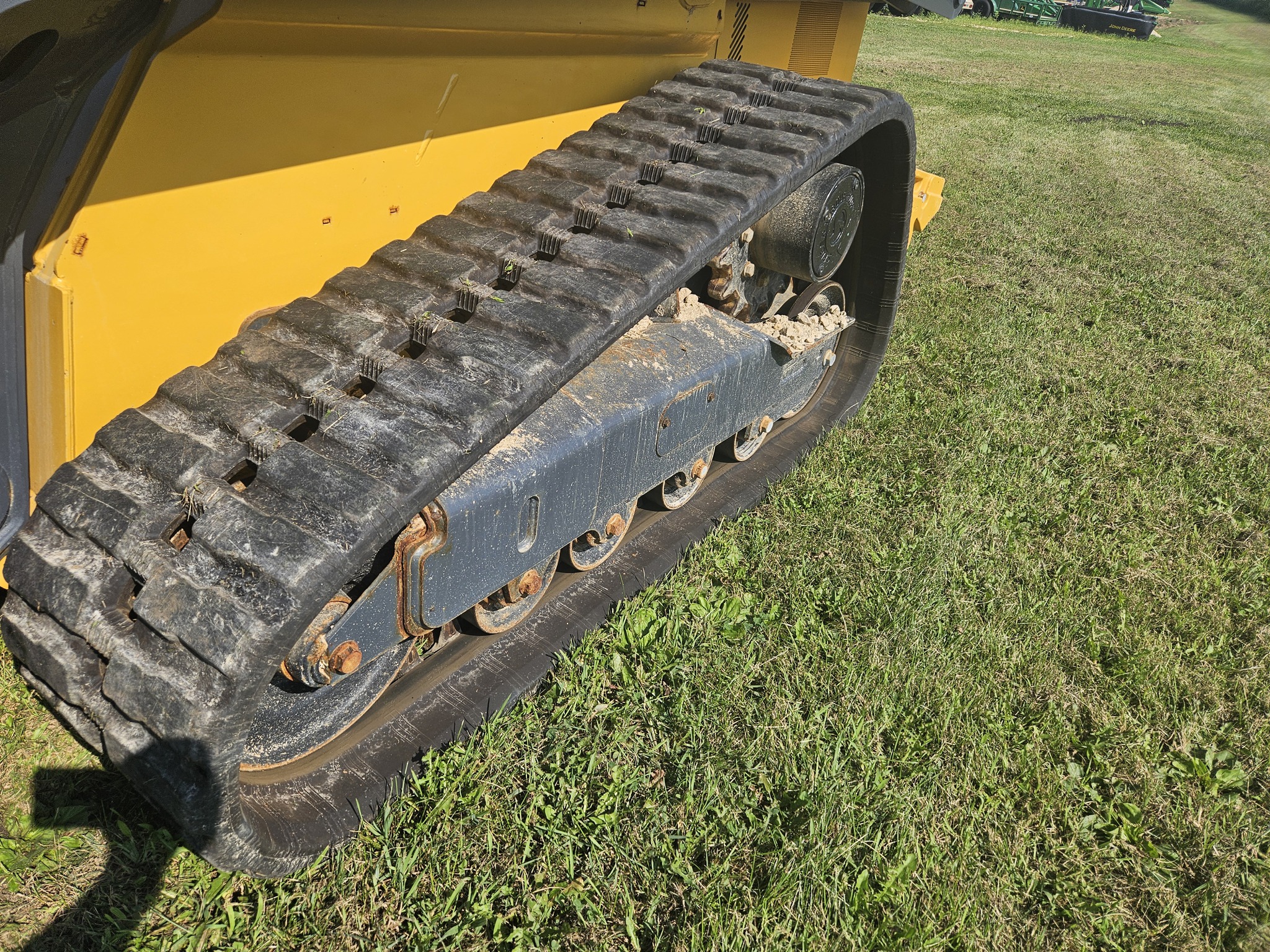 2023 John Deere 325G Image 10